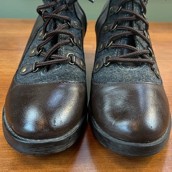 Rampage Steam Punk Faux Lace Up Zip Up Boots Black Gray Red Faux Fur Lining - Picture 2 of 16